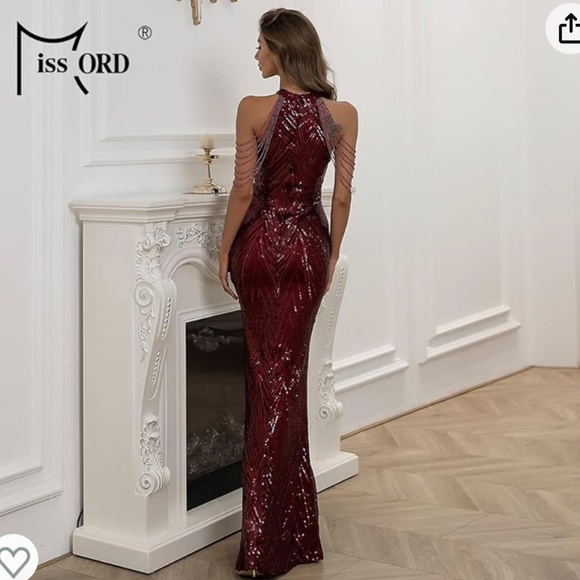 Red/ maroon Evening gown - Picture 3 of 7